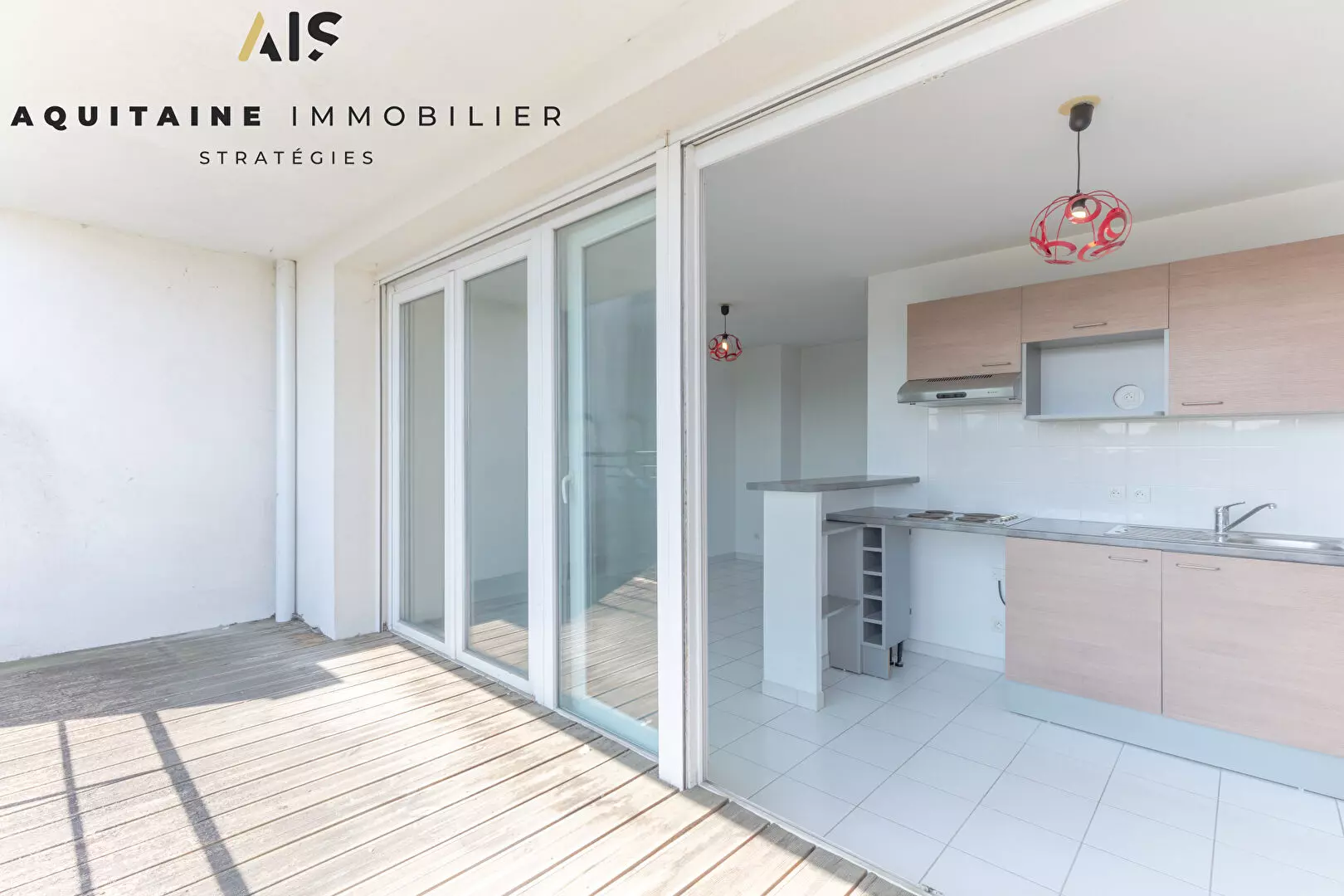 VENDU - AQUITAINE IMMOBILIER STRATEGIES - EXCLUSIVITE - VILLENAVE D'ORNON - APPARTEMENT T3 52 M² + 1PLACE DE PARKING. DERNIER ETAGE. / image 1