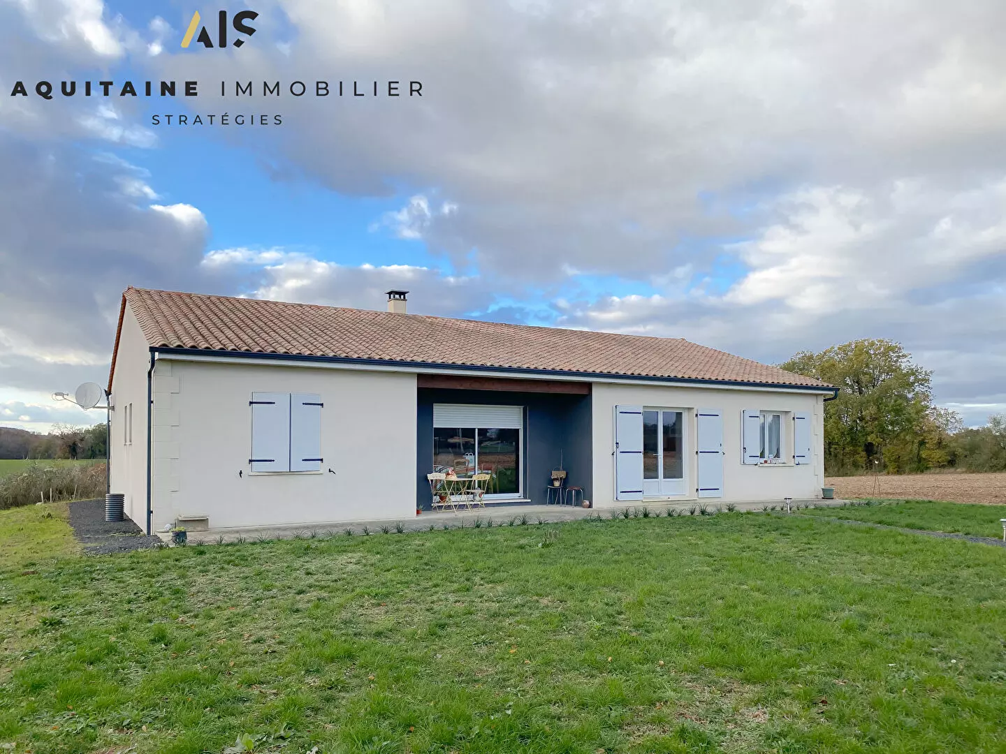 PAVILLON T4 AVEC TERRAIN AGRICOLE 14 282m²  + DEPENDANCES ENVIRON 800m² / image 0