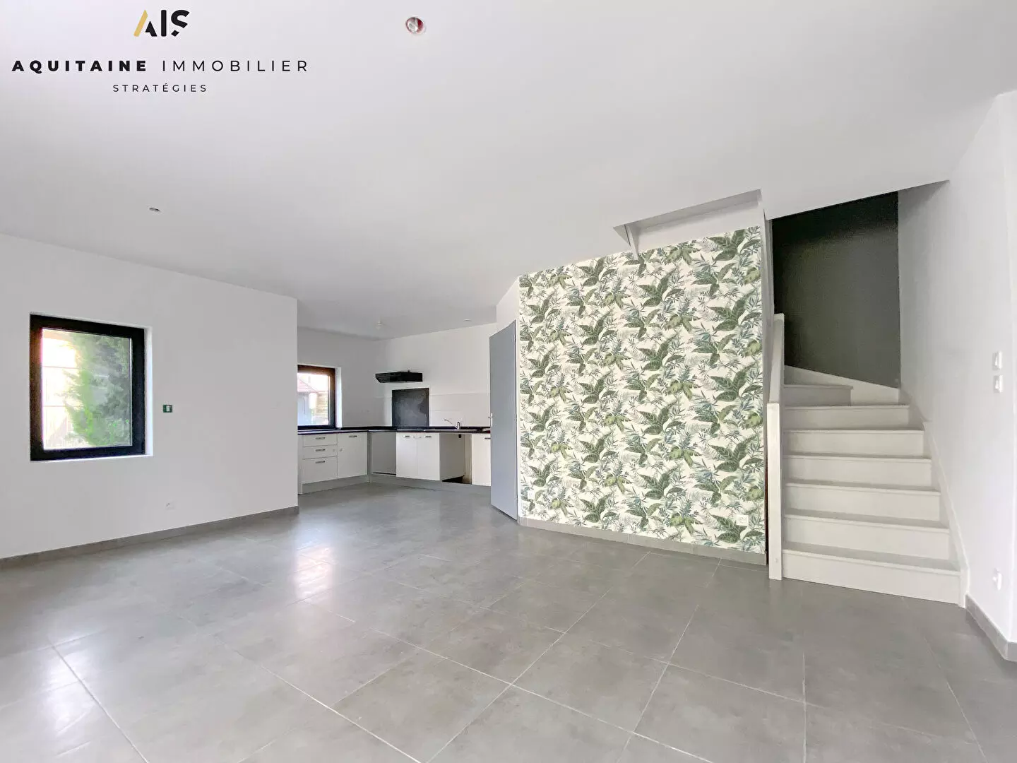 Maison La Couronne 4 pièce(s) 87.83 m2 - piscine - jardin - parking / image 2