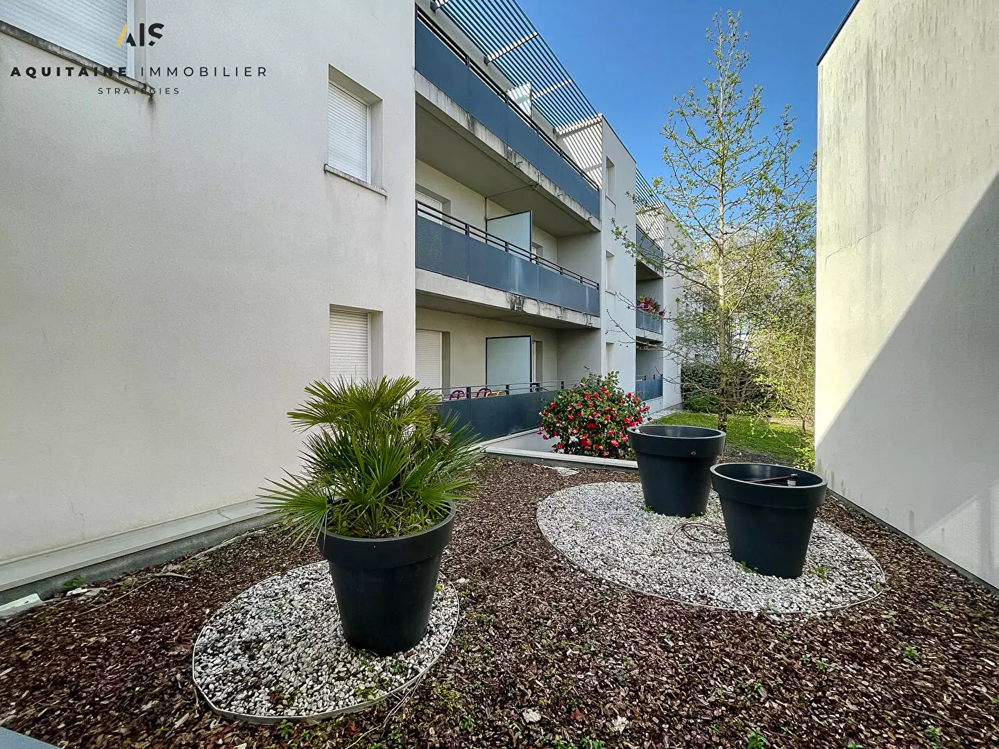 AQUITAINE IMMOBILIER STRATEGIES - MERIGNAC CAPEYRON- APPARTEMENT T2 ENV 45 M² + BALCON + PARKING PRIVATIF EN SOUS SOL. / image 8