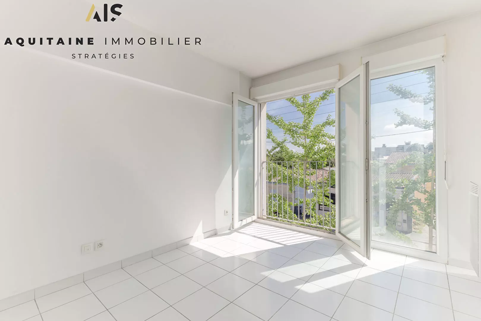 VENDU - AQUITAINE IMMOBILIER STRATEGIES - EXCLUSIVITE - VILLENAVE D'ORNON - APPARTEMENT T3 52 M² + 1PLACE DE PARKING. DERNIER ETAGE. / image 2