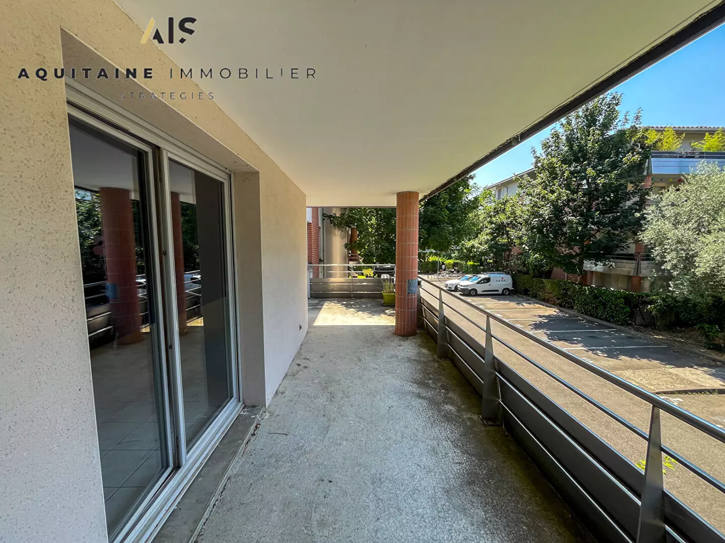 AQUITAINE IMMOBILIER STRATÉGIES - EXCLUSIVITE - APPARTEMENT T4 DE 80,34M2 AVEC TERRASSE, BALCON ET PARKING / image 3