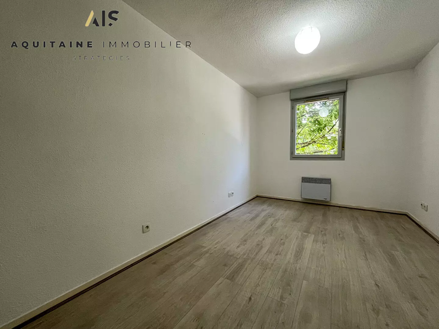 AQUITAINE IMMOBILIER STRATÉGIES - EXCLUSIVITE - APPARTEMENT T4 DE 80,34M2 AVEC TERRASSE, BALCON ET PARKING / image 12