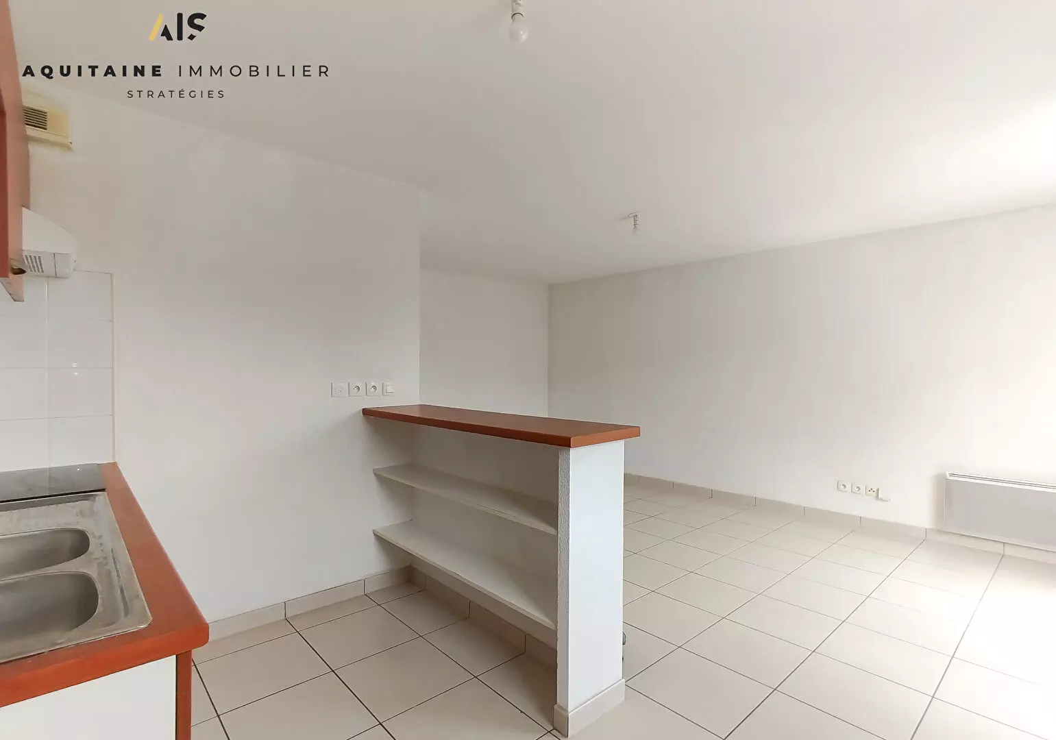 AQUITAINE IMMOBILIER STRATÉGIES - EXCLUSIVITÉ - LIBRE DE TOUTE OCCUPATION -POITIERS - APPARTEMENT TYPE 3 - 63 M² / image 3