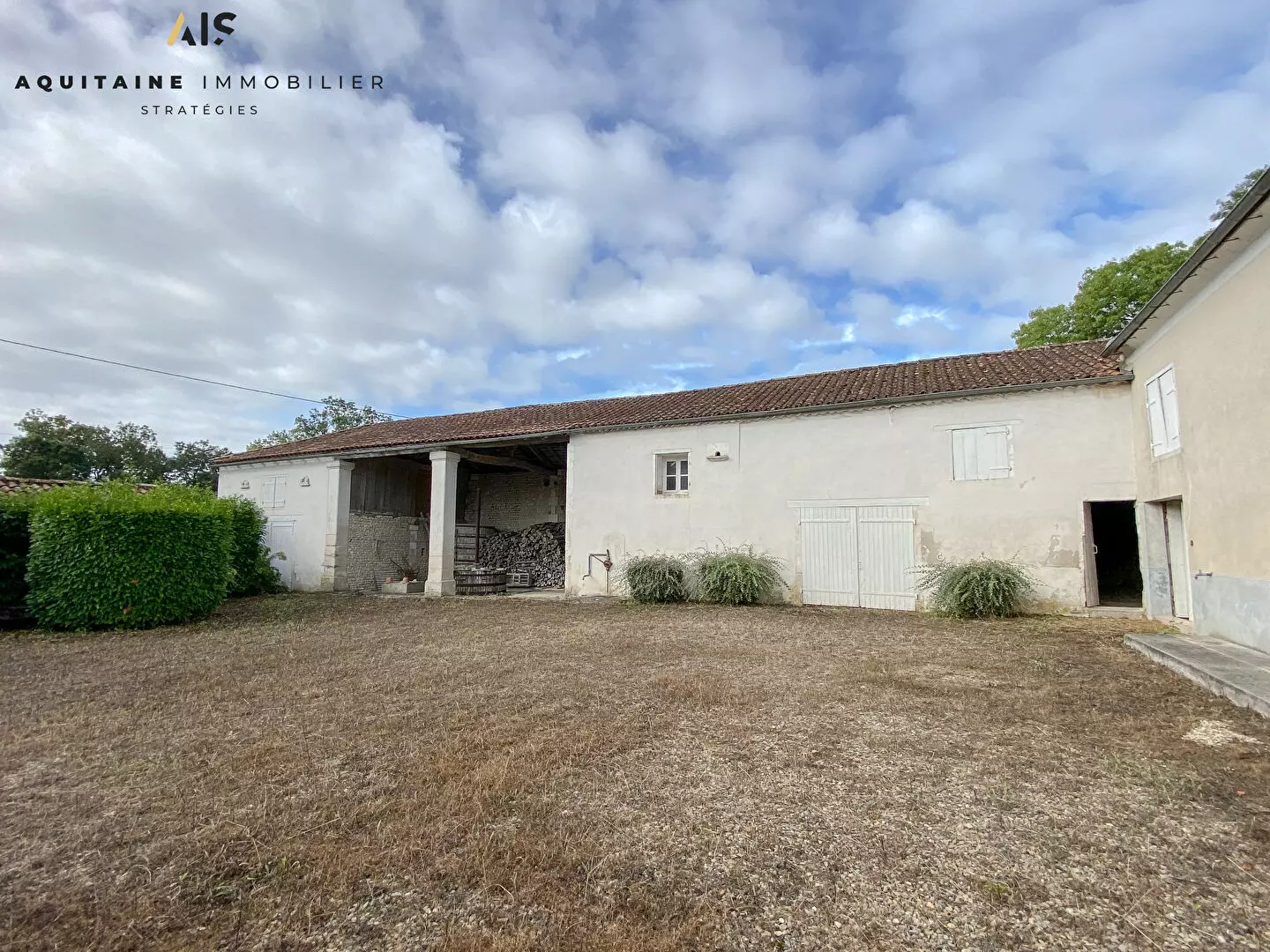 Ancienne ferme avec dépendances Saint Palais Du Ne / image 14