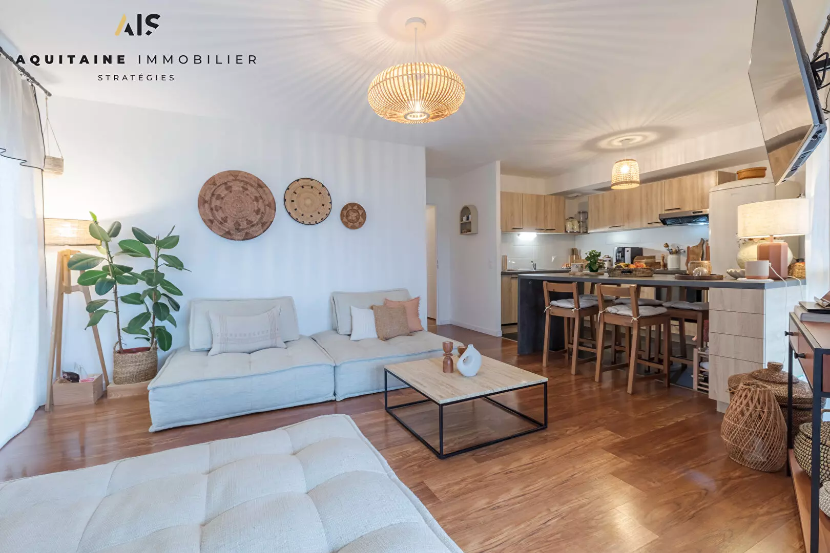 AQUITAINE IMMOBILIER STRATEGIES - EXCLUSIVITE - APPARTEMENT T4  80 M² + TERRASSE 31 M² + PARKING SOUS SOL BORDEAUX  GARE/ EURATLANTIQUE/BELCIER / image 4