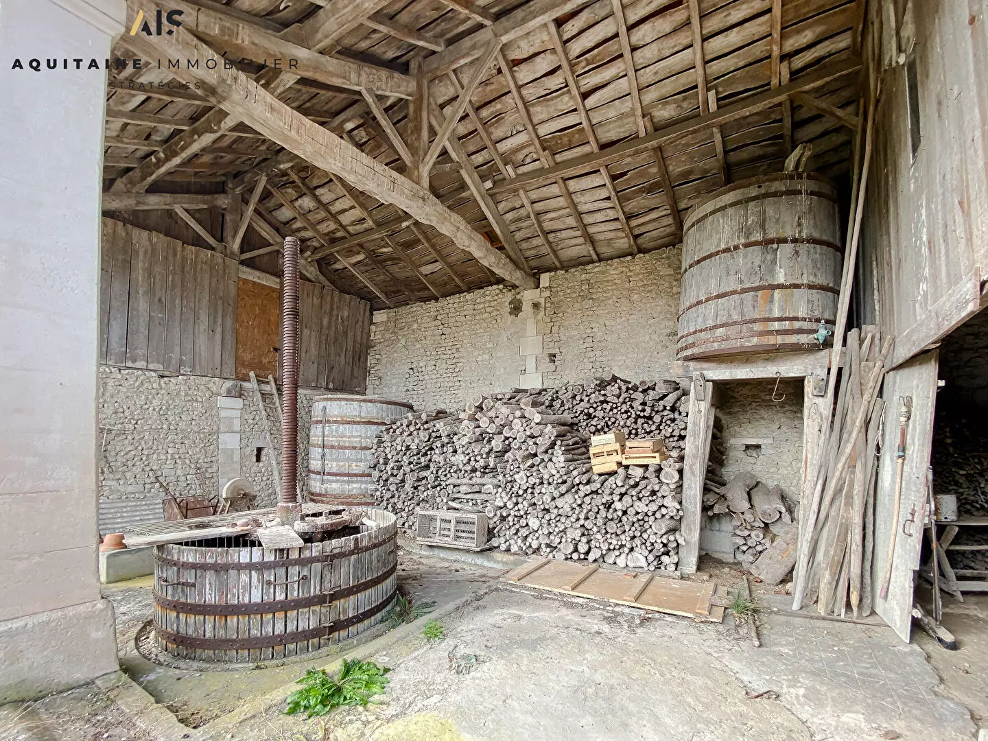 Ancienne ferme avec dépendances Saint Palais Du Ne / image 11