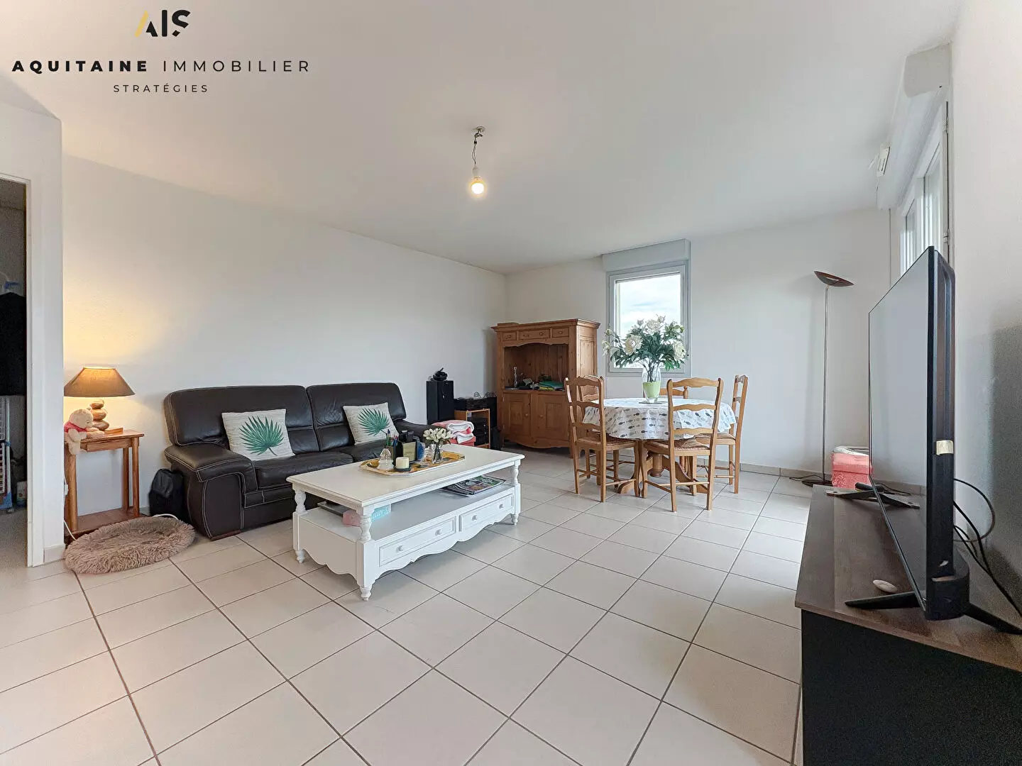 EXCLUSIVITE - AQUITAINE IMMOBILIER STRATEGIES - APPARTEMENT TYPE 4 - 85 M² - POITIERS  SECTEUR DEMI LUNE / image 1