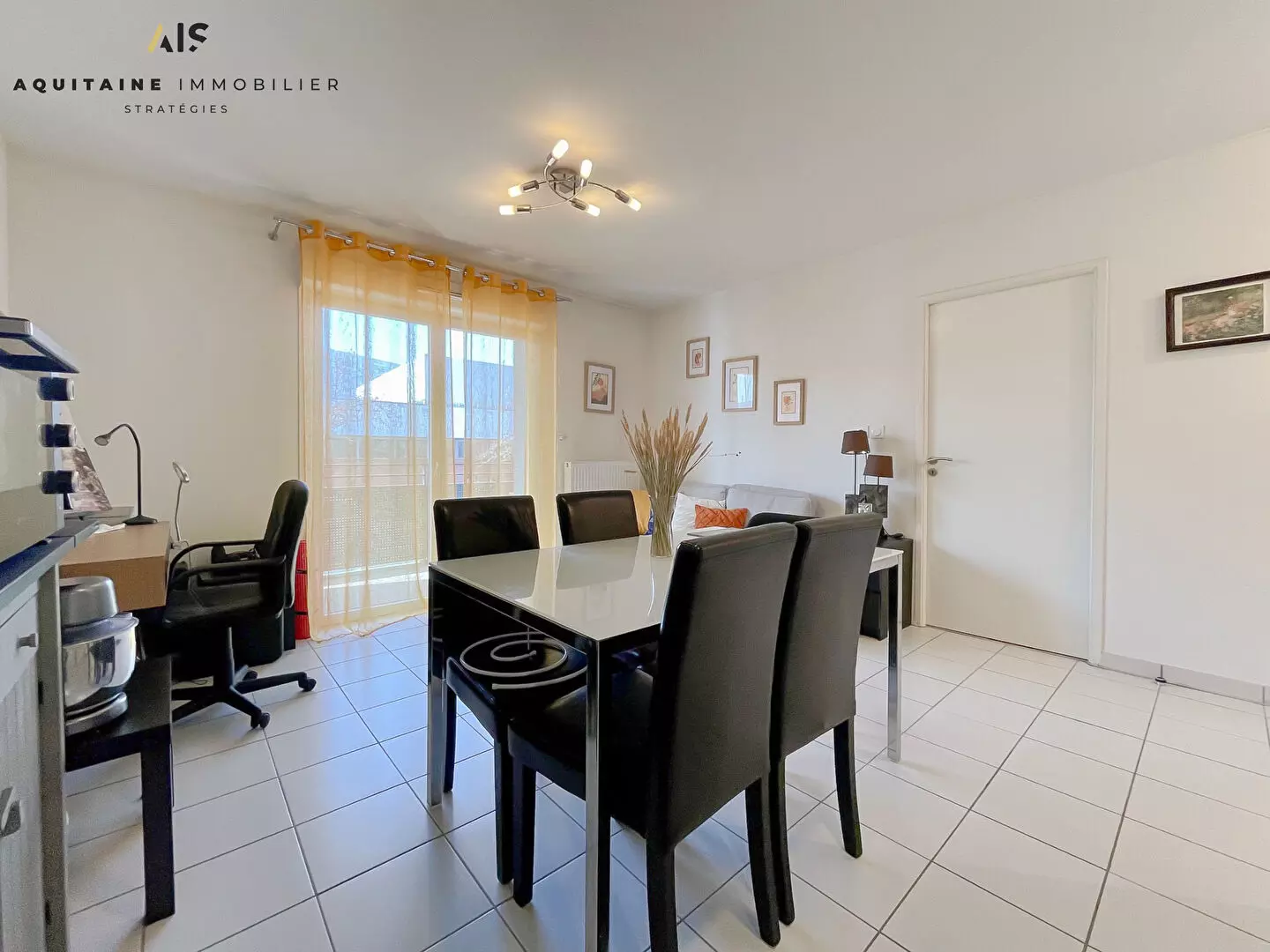 AQUITAINE IMMOBILIER STRATEGIES - MERIGNAC CAPEYRON- APPARTEMENT T2 ENV 45 M² + BALCON + PARKING PRIVATIF EN SOUS SOL. / image 0