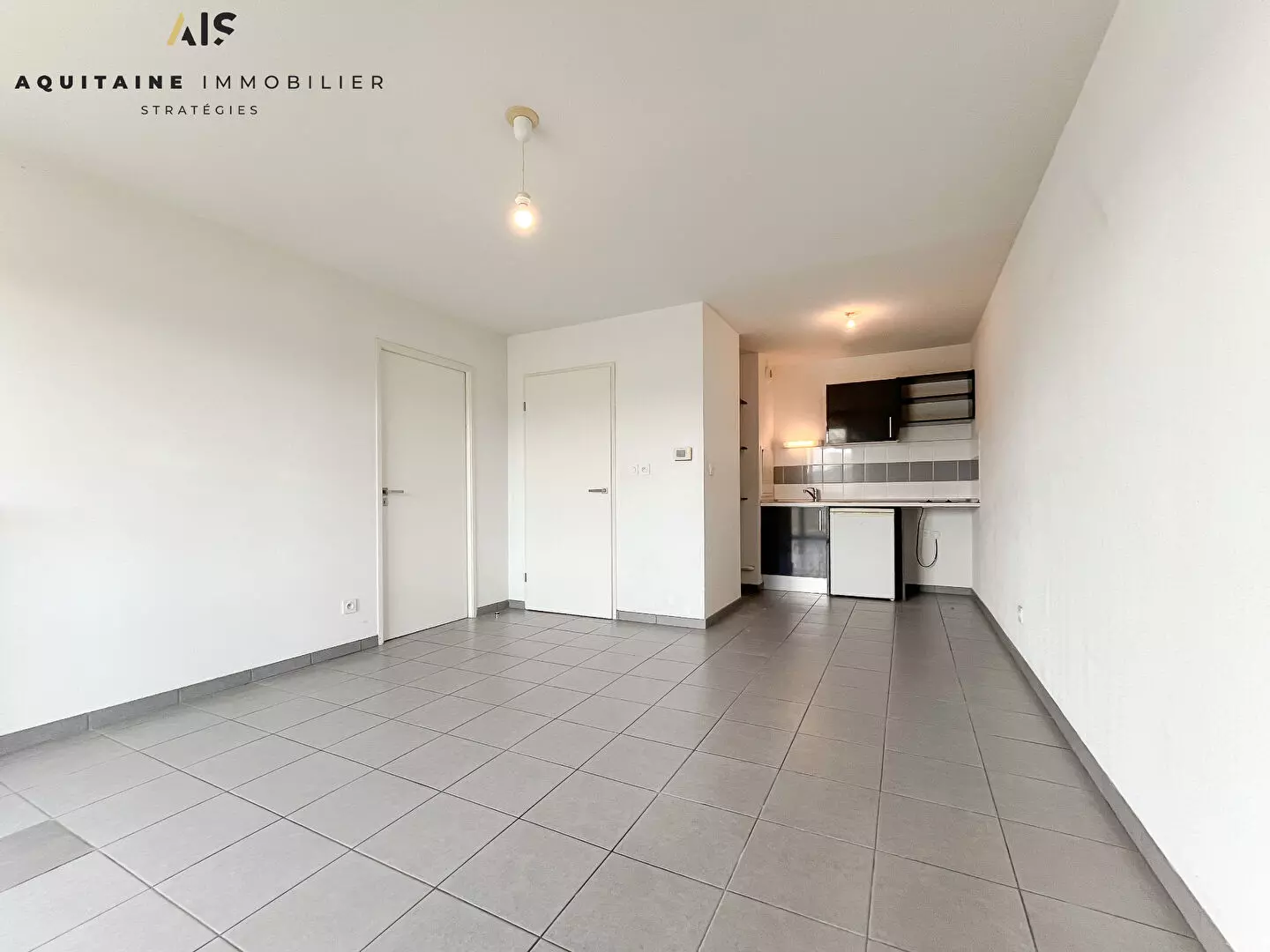 AQUITAINE IMMOBILIER STRATÉGIES - EXCLUSIVITE - APPARTEMENT T2 ENVIRON 41M2 - BALCON - PARKING / image 2